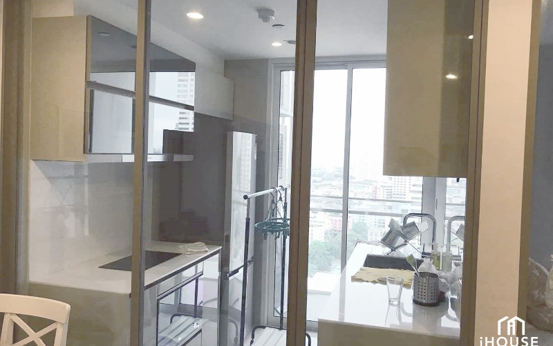 The Room Sathorn - TanonPun
